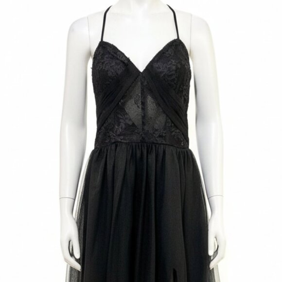 Elegant Black Lace & Tulle Maxi Dress - Picture 1 of 5